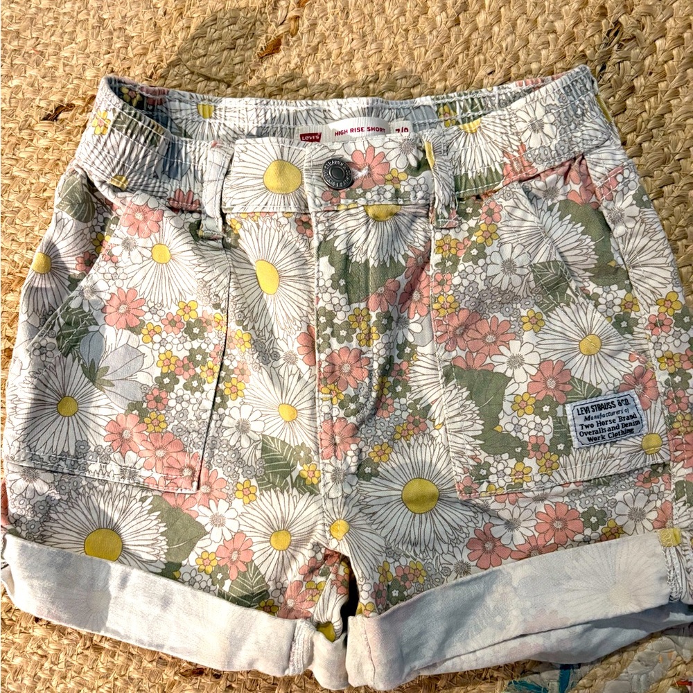 Girls size 7/8 Levi Shorts